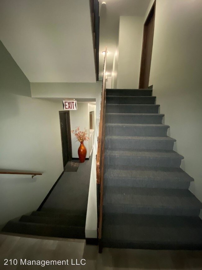 Foto del edificio - 220-220 Gateway Dr NW