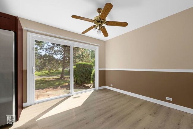 Foto del edificio - 1705 College Green Dr