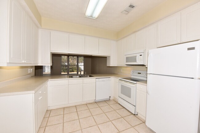 Foto del edificio - 2139 Heather Pl