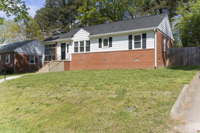 Building Photo - 9020 Weldon Dr