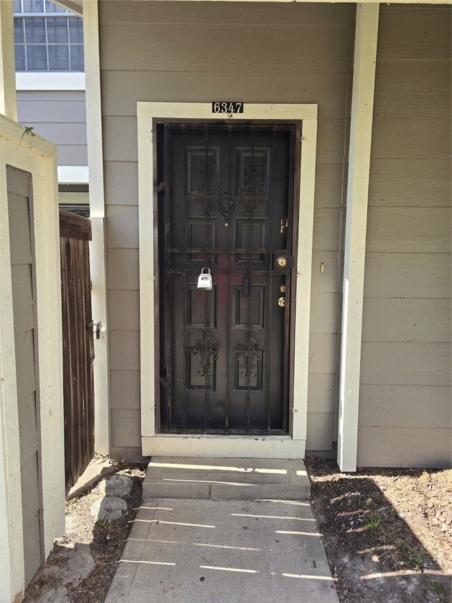 Building Photo - 6347 Cattails Ln