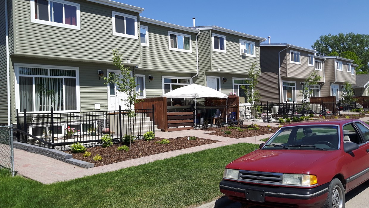 Primary Photo - Highwood Estates