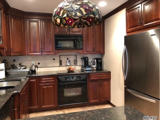 Foto del edificio - 35 Chestnut Ln