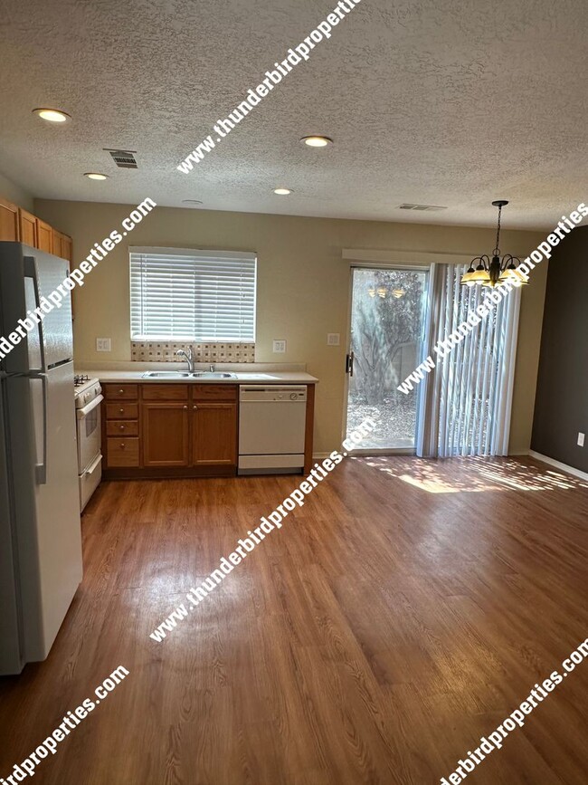 Foto del edificio - $500 off first months rent!!  Gated commun...