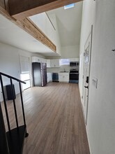 Building Photo - 415 Henderson St