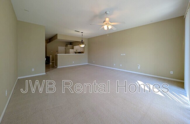 Foto del edificio - 7511 Scarlet Ibis Ln