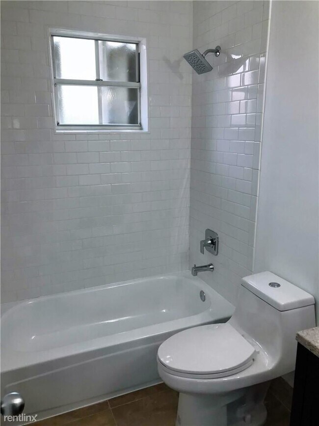 Building Photo - 2 br, 2 bath Condo - 8768 SW 3rd St
