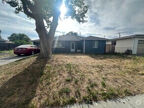 Building Photo - 1408 W Lee St