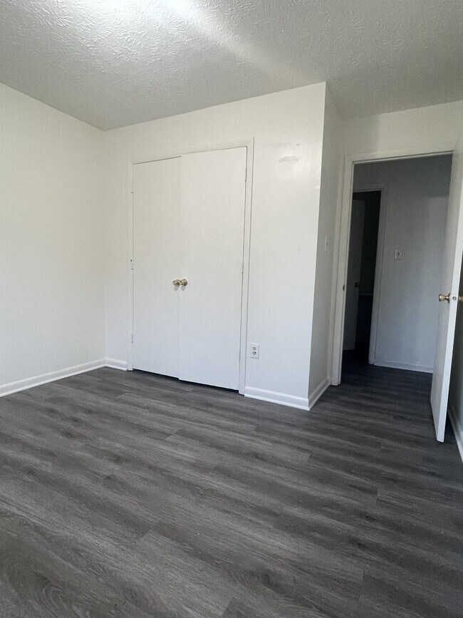 Foto del edificio - 6408 Starbrook Dr