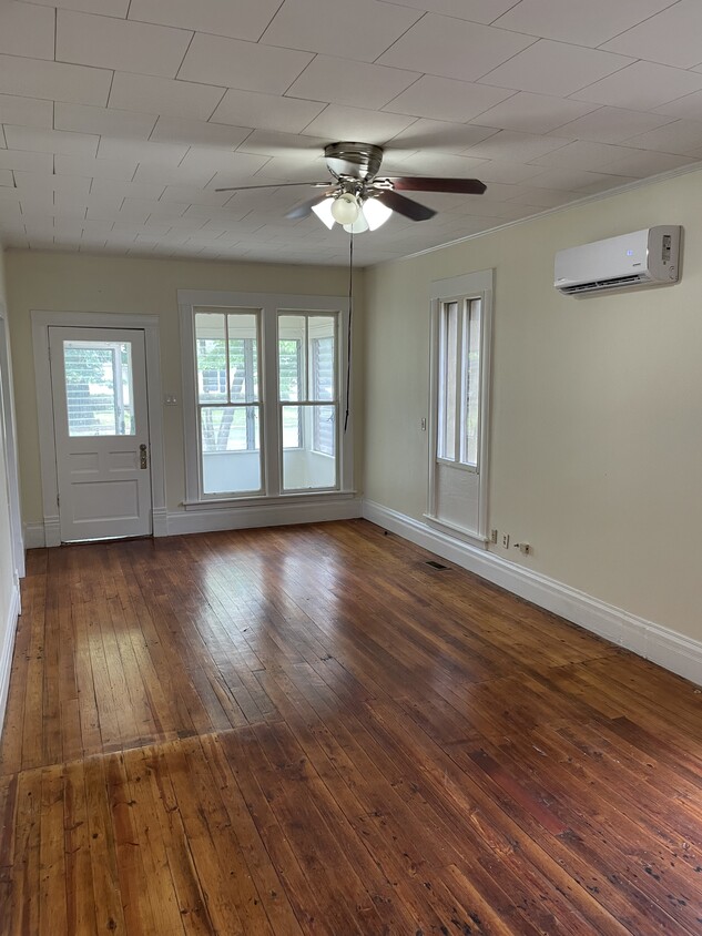 Foto principal - 1415 Pine Bluff St