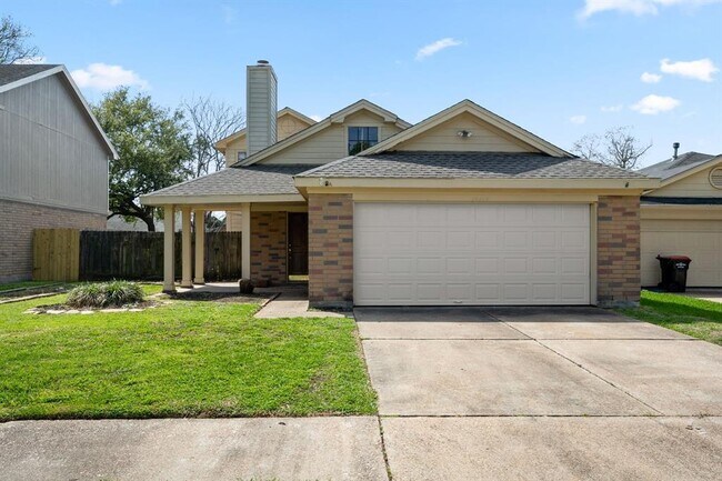 Foto del edificio - 15419 Scenic Haven Dr