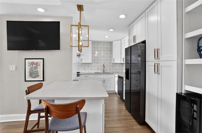 Building Photo - 215 Piedmont Ave NE