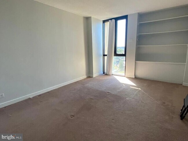 Building Photo - 240 M St SW