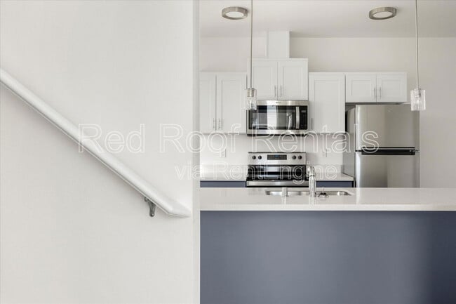 Building Photo - 1438 E 31st St