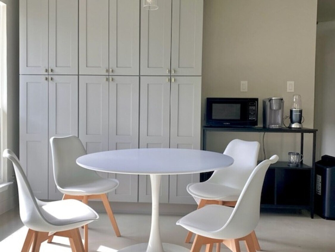 Foto del edificio - 2113 Courtney St