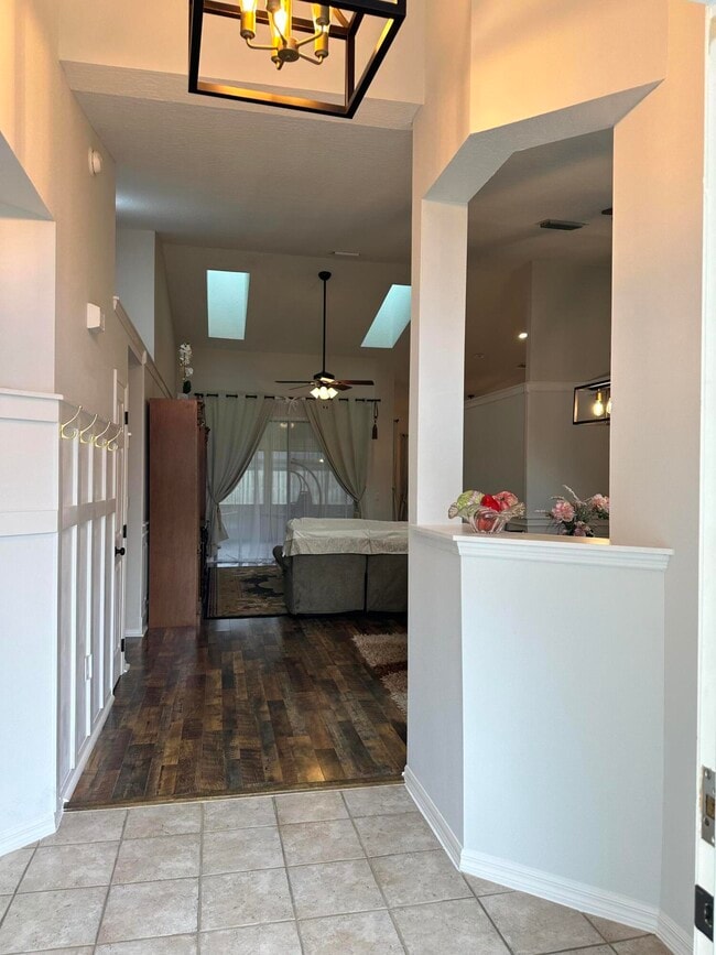Building Photo - 1461 Wellington Cir
