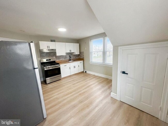 Foto del edificio - 1109 W James St