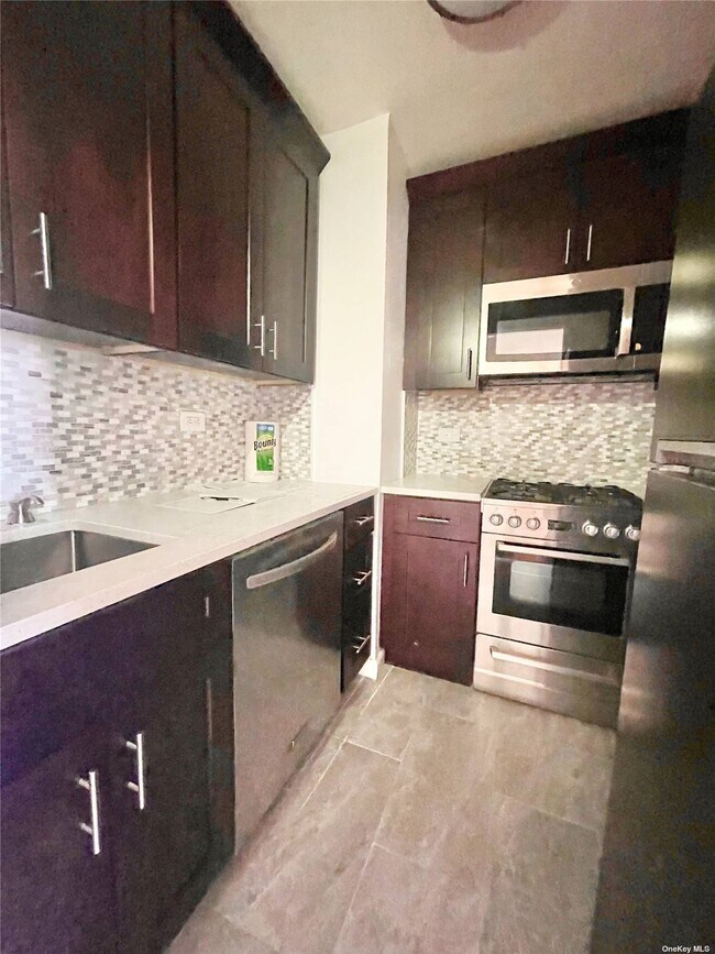 Foto del edificio - 78-40 164th St