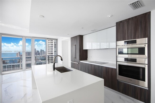 Foto del edificio - 488 NE 18th St