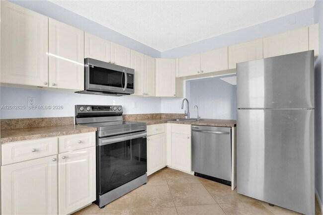 Foto del edificio - 3050 NW 42nd Ave