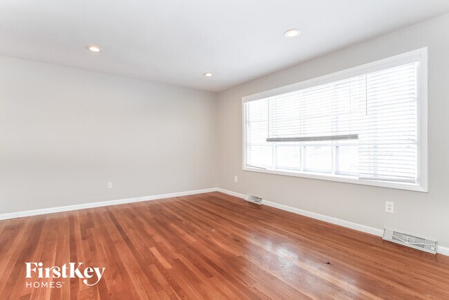 Foto del edificio - 731 Ashford Ct