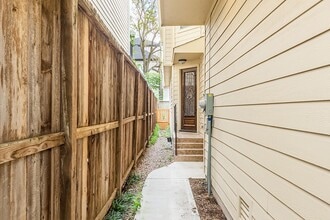 Building Photo - 5535 Kiam St