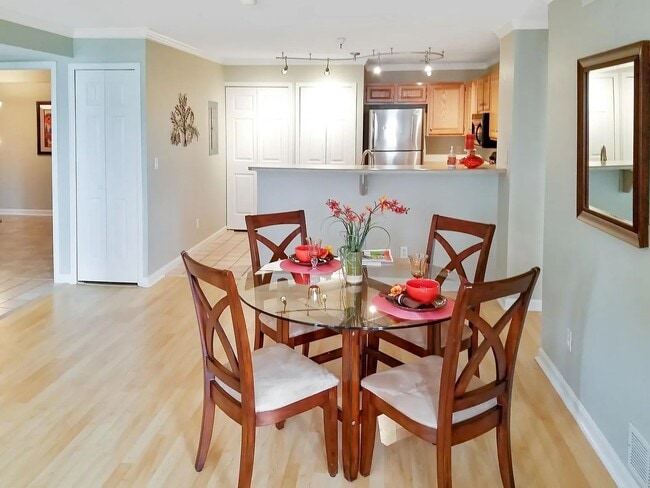 Foto del edificio - Spacious 3BR Condo in Littleton