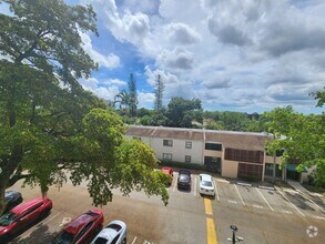 Building Photo - 4222 Inverrary Blvd