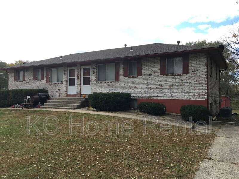 6500 Ravena Rd Unit 3, Pleasant Valley, MO 64068 Condo for Rent in
