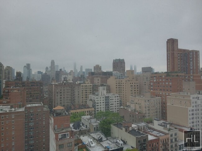 Building Photo - East 81st St