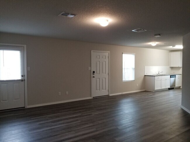 Building Photo - 11327 Babcock Xing