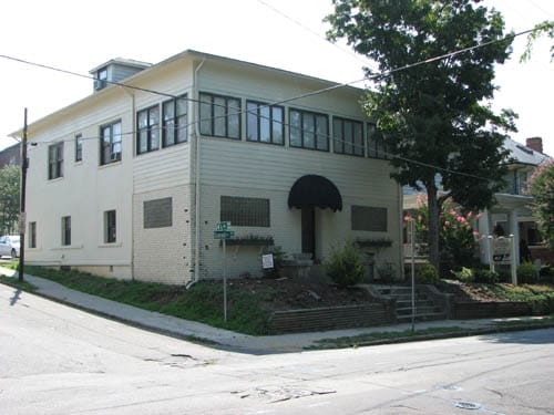 Primary Photo - 409 Summit St