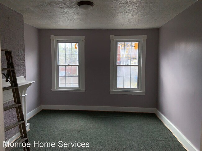 Building Photo - 3 br, 1 bath House - 326 S. Payson St
