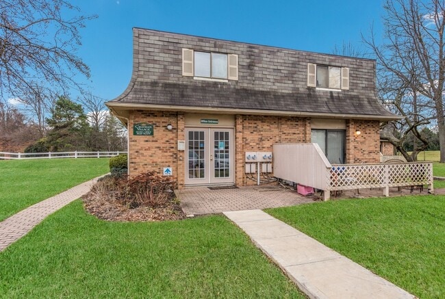 Building Photo - Chatham Village