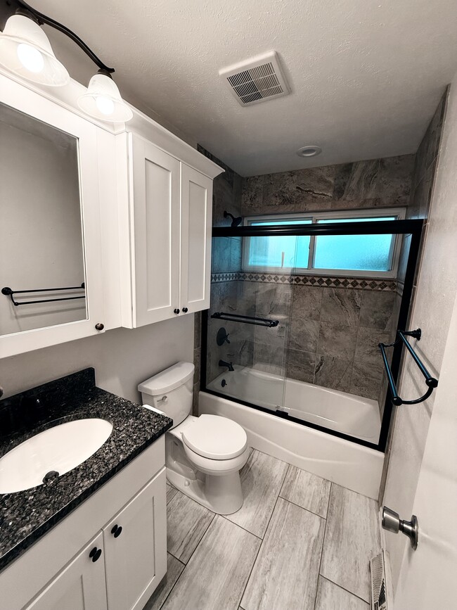 Foto del edificio - 3471 Kellogg Pl