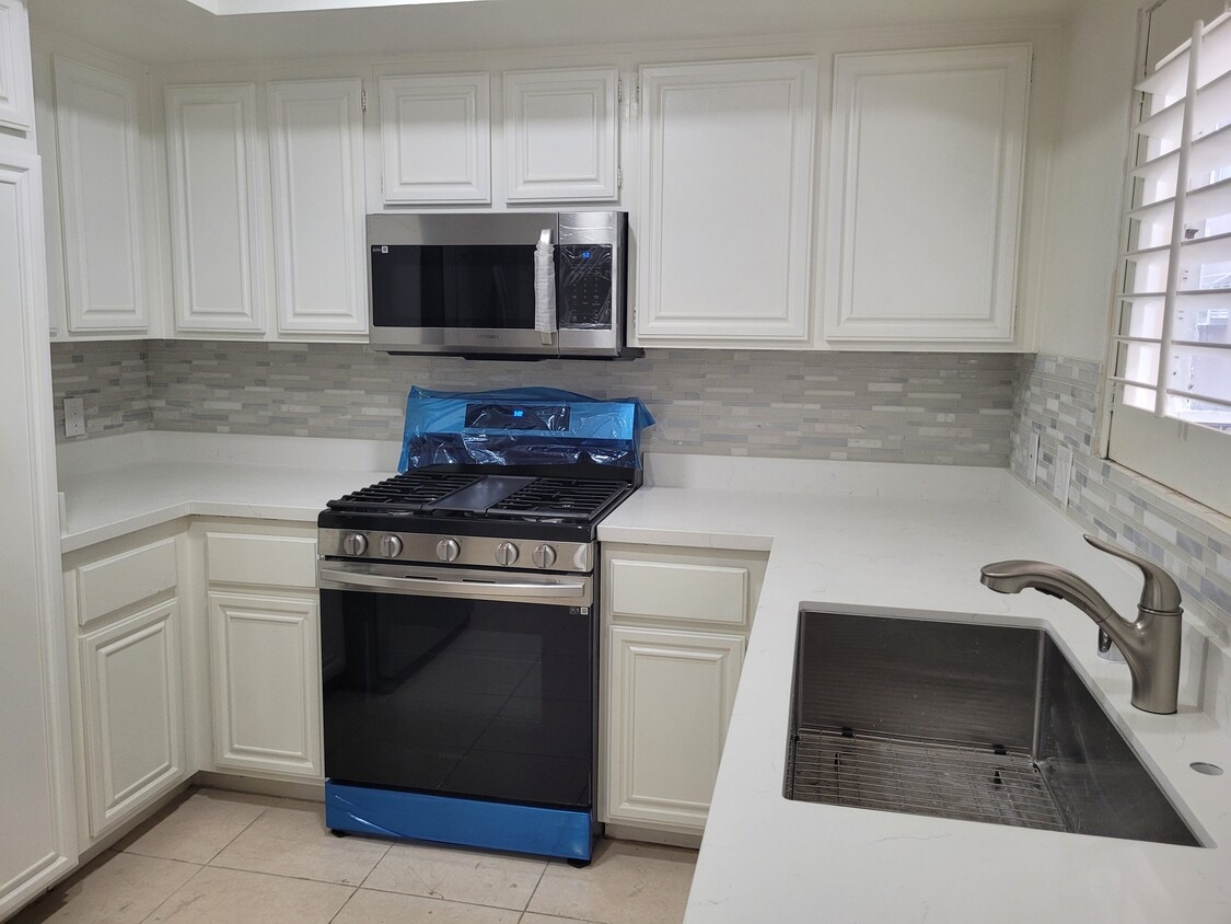 1329 E Grand Ave, El Segundo, CA 90245 Townhome Rentals in El Segundo