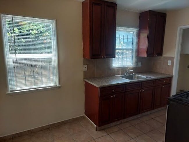 Building Photo - 11837 S New Hampshire Ave