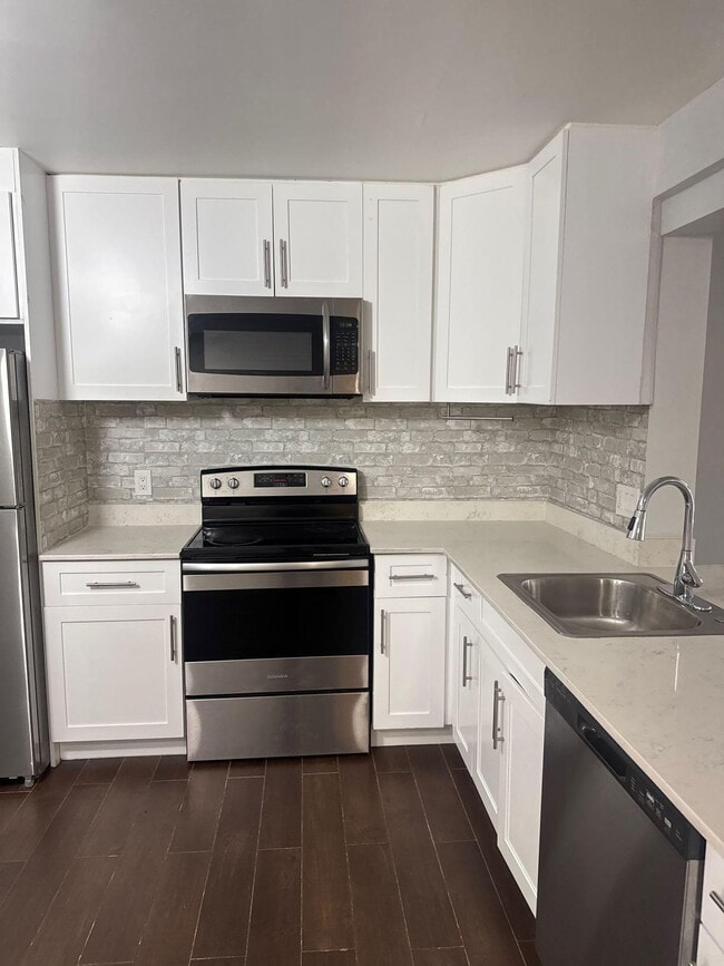 Building Photo - 4885 Arjaro Dr