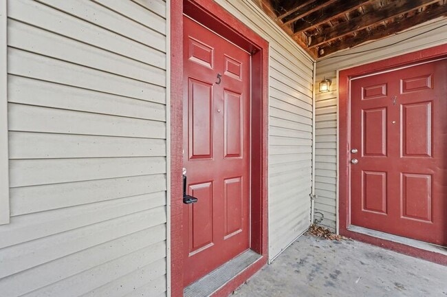 Photo - 1045 S Happy Hollow Rd House