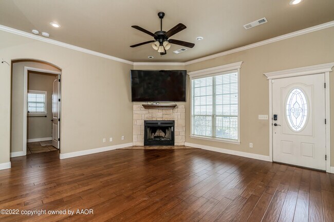 Building Photo - 7900 Shreveport Dr