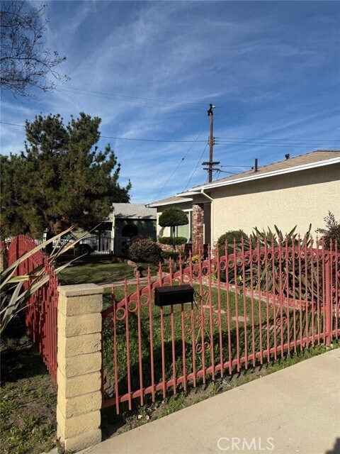 Foto del edificio - 13833 Imperial Hwy.