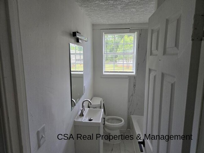 Foto del edificio - 4144 Briscoe St NW