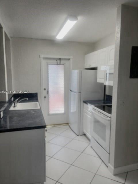 Foto del edificio - 5050 Bayview Dr