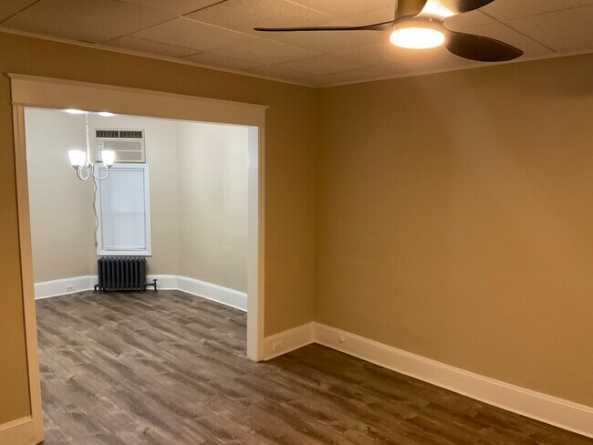 Building Photo - 348 N Simpson St