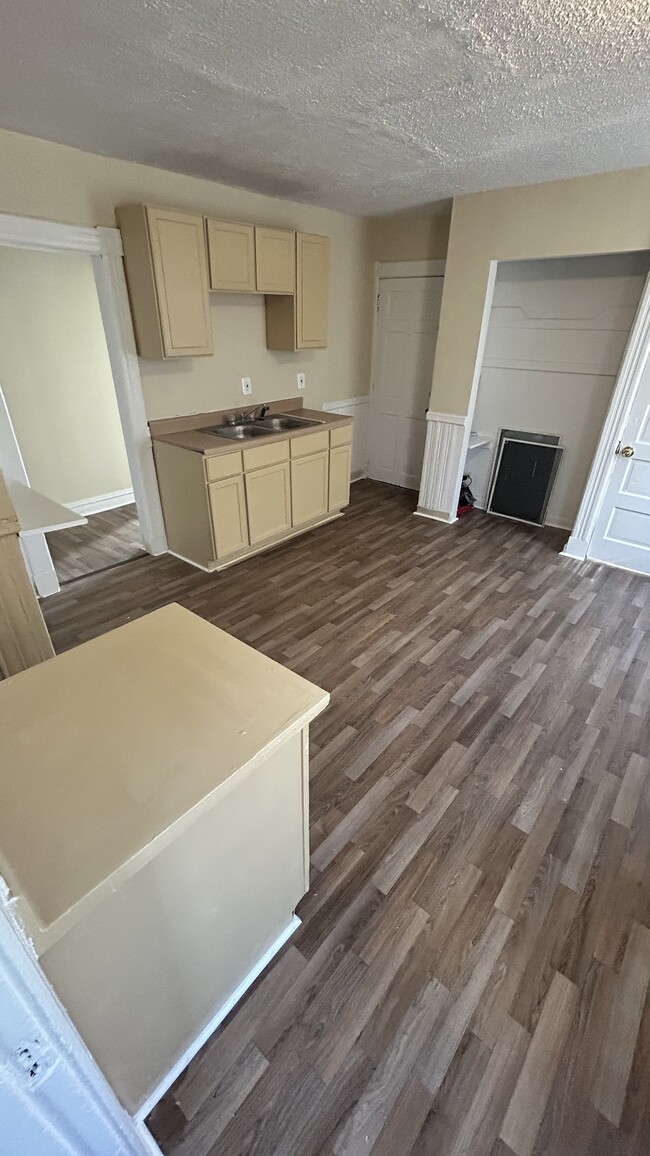 Kitchen. - 103 Oakland Terrace