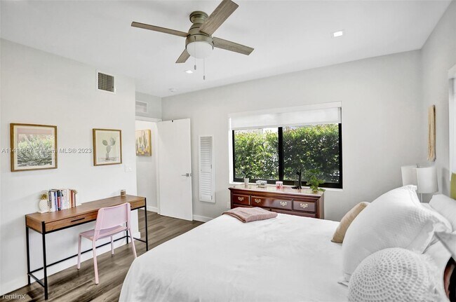 Building Photo - 1 br, 1 bath House - Shady Grove