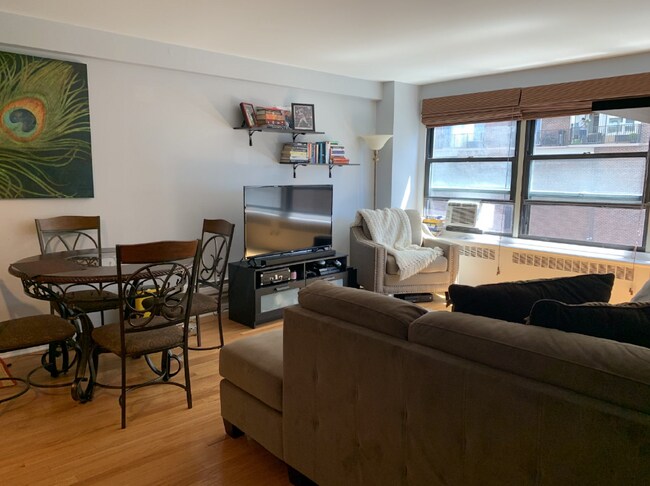 Foto del edificio - 4180.5 N Marine Dr
