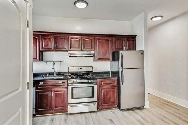 Building Photo - 1444 1st Ave Pl