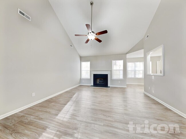 Foto del edificio - 5020 Osage Cir