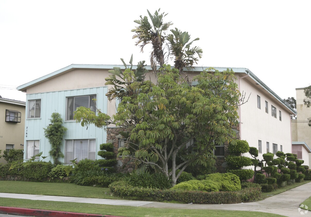 Building Photo - 7160 W 85th St